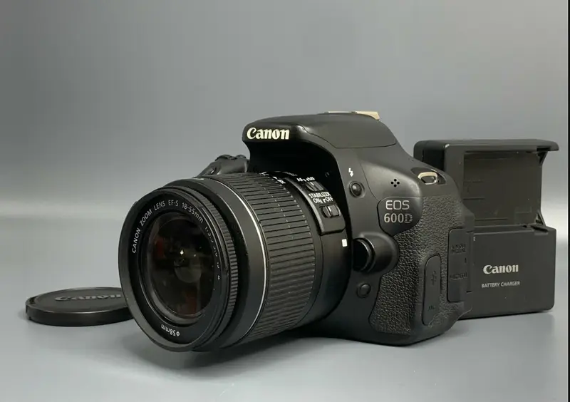 Фотоаппарат Canon EOS 600D